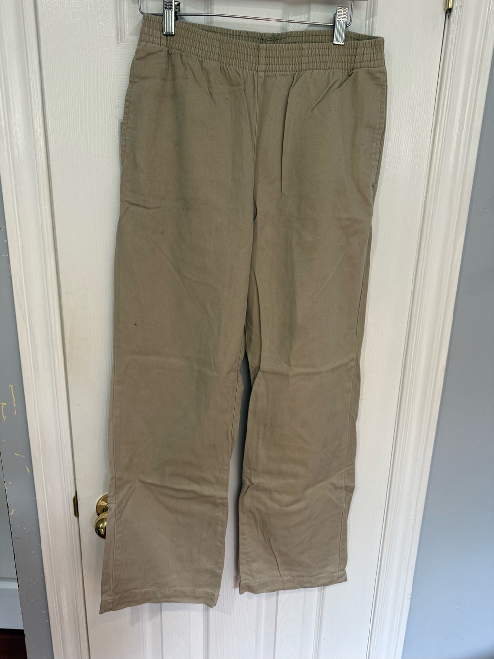 Aritzia Khaki Elastic-Waist Chinos with back pocket
